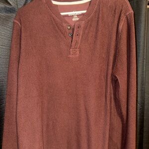 RAINFOREST Maroon Textured Button-Up
